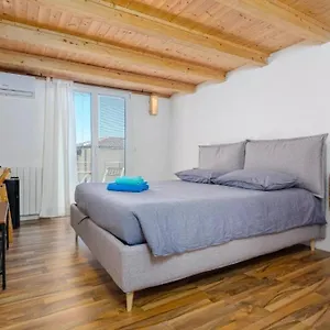 https://wooden-room-sardinia-free-breakfast-wifi.in-sardinia.net